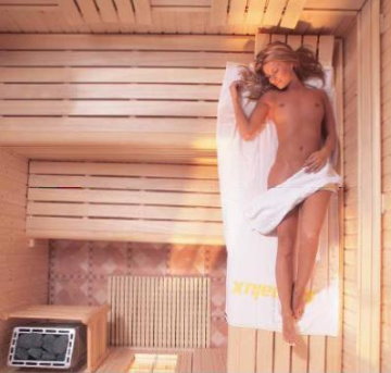 Une sance de sauna pour se dtendre